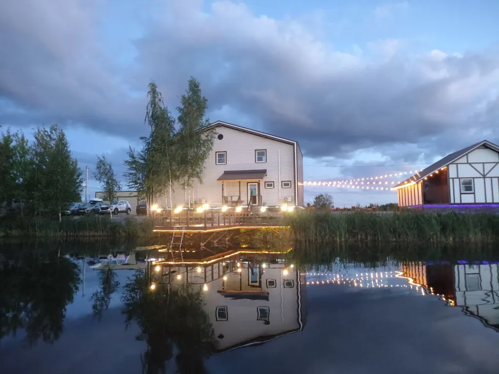 Дом отдыха на берегу озера