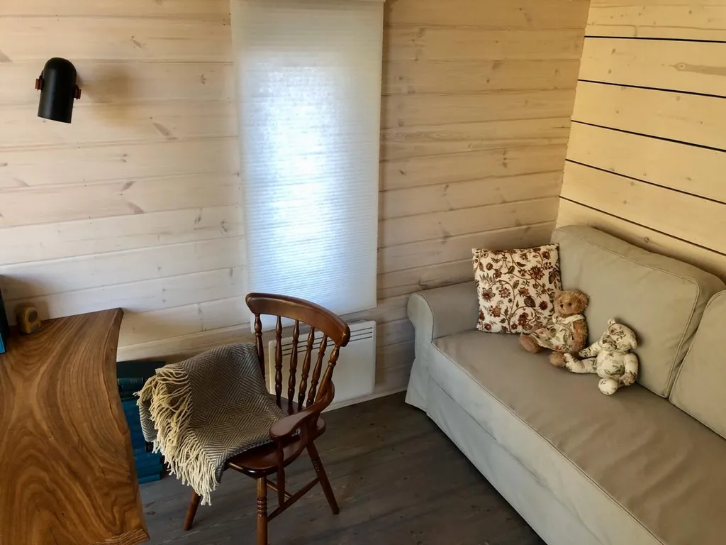 Дача в лесу с панорамными окнами