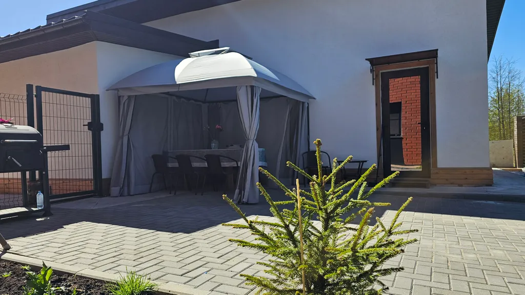 Коттедж Двухуровневый домик в центре — аренда посуточно в Великий Новгород