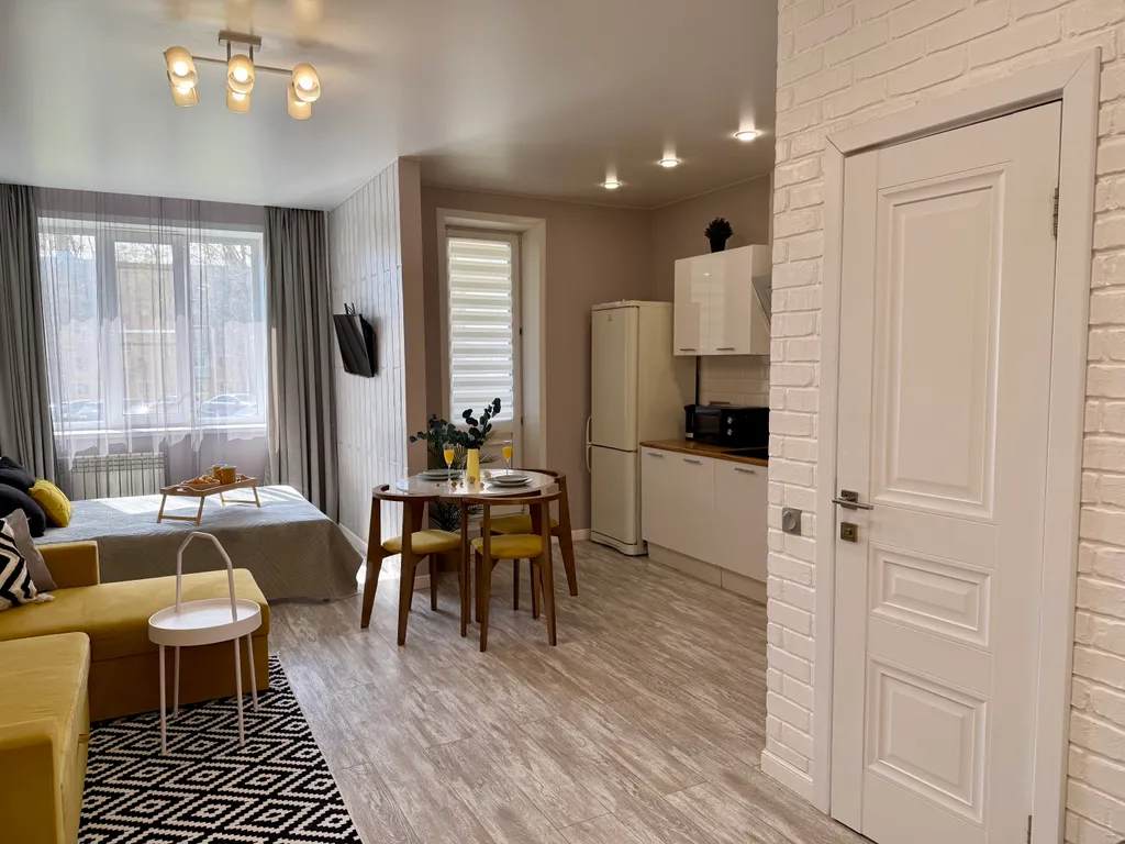 Студия Loft у Патронного для 4 гостей