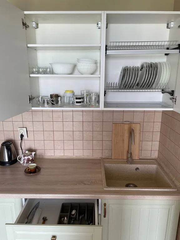 Квартира Трёхкомнатная квартира на первой линии у моря — Сухум