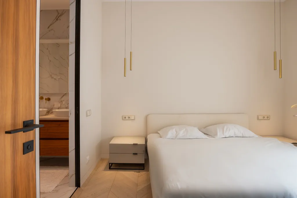 Дизайнерская квартира с террасой, бассейном и видом на море