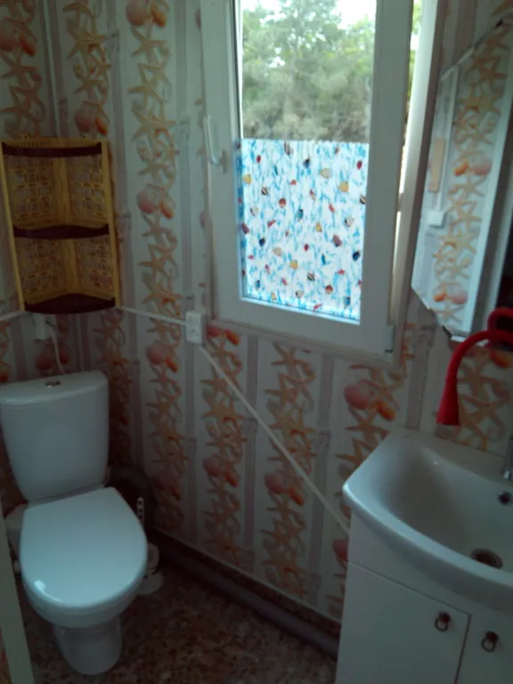 Дом у моря и парка фрунзе