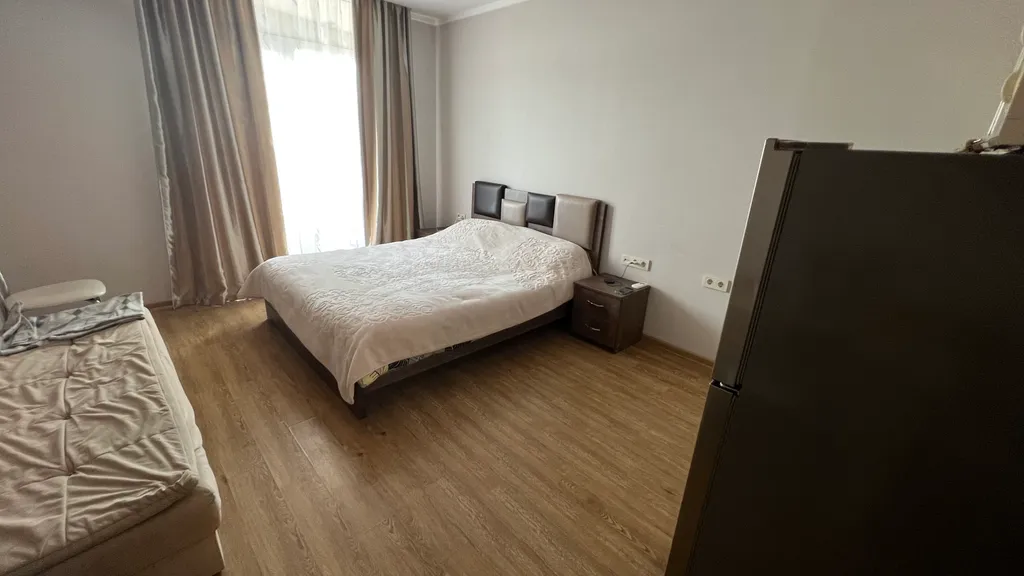 Номер с видом на море, Волна, Orby residents