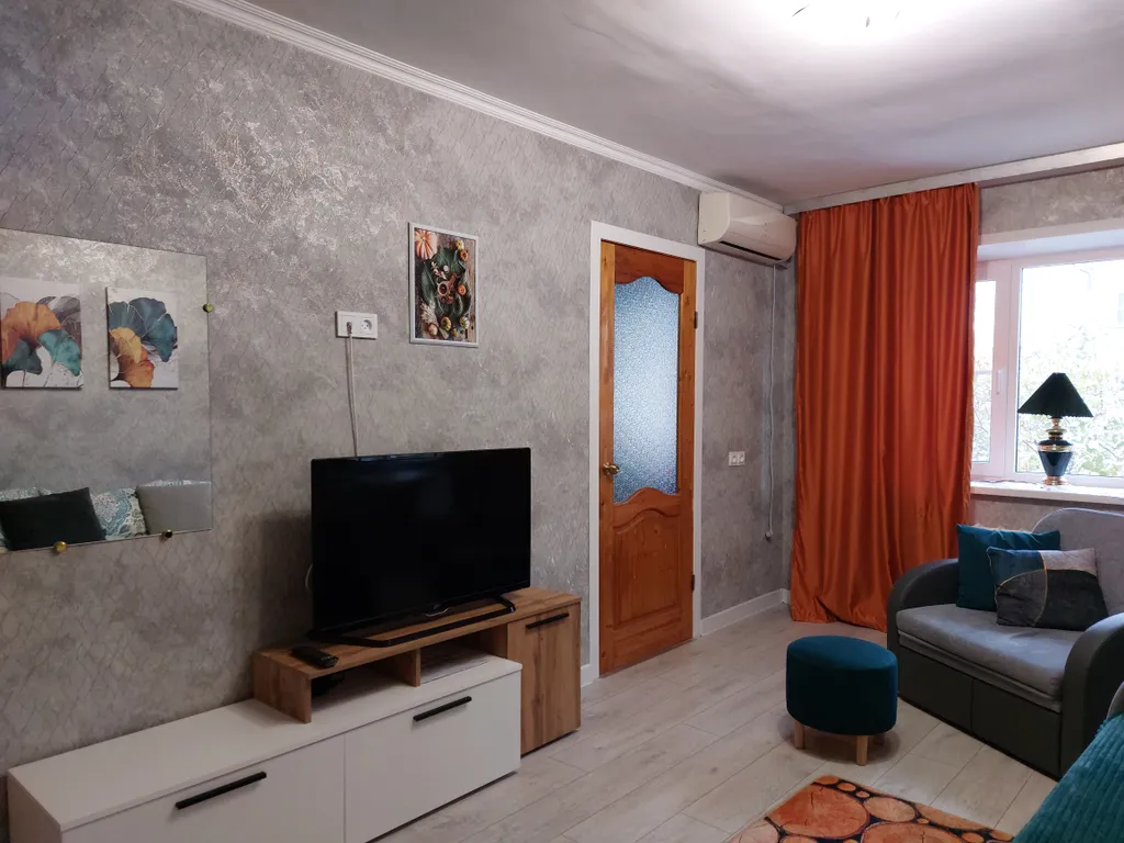 Квартира 3-комнатная Квартира — Великий Новгород