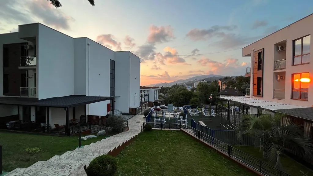 Квартира с посудомойкой, балконом и бассейном — аренда посуточно в Адлер