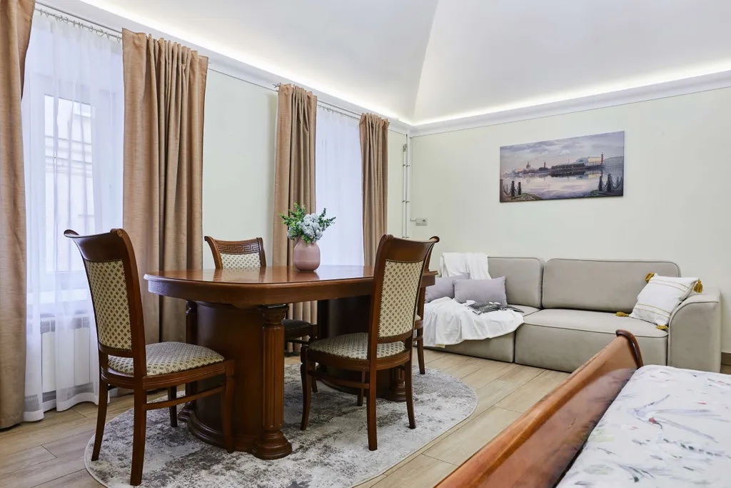 Однушка у медного всадника и набережной