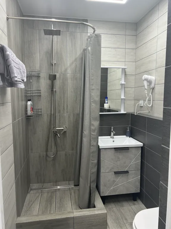 Уютная студия с дизайнерским ремонтом