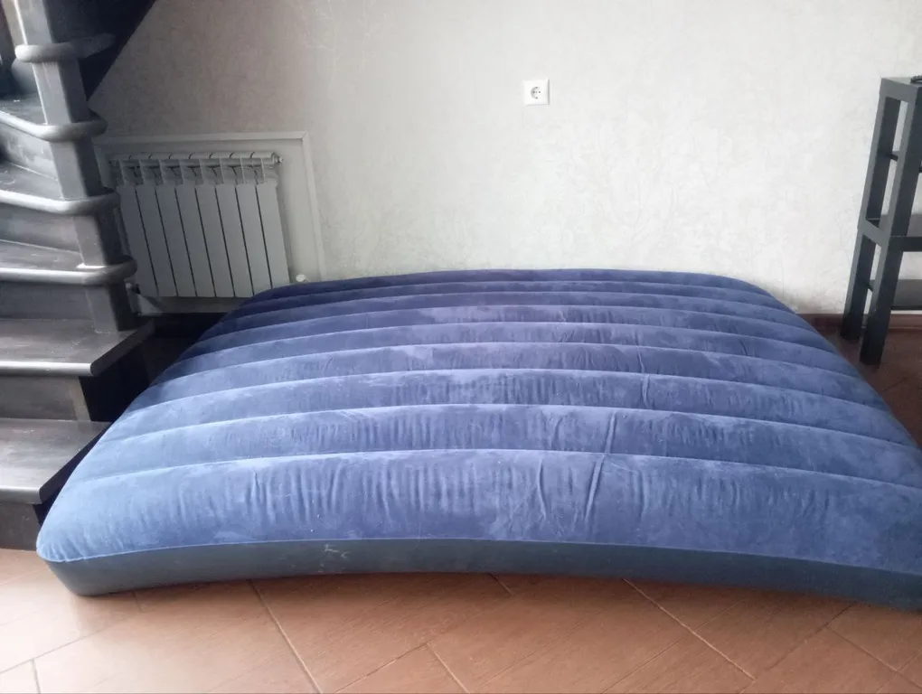 Загородный дом на берегу озера