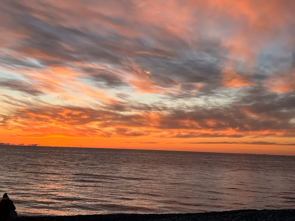 Дом в горах с видом на реку