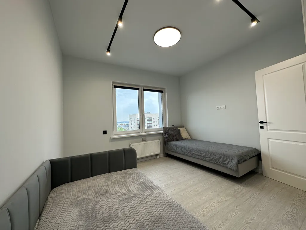 Видовая четырехкомнатная квартира в расширенном центре