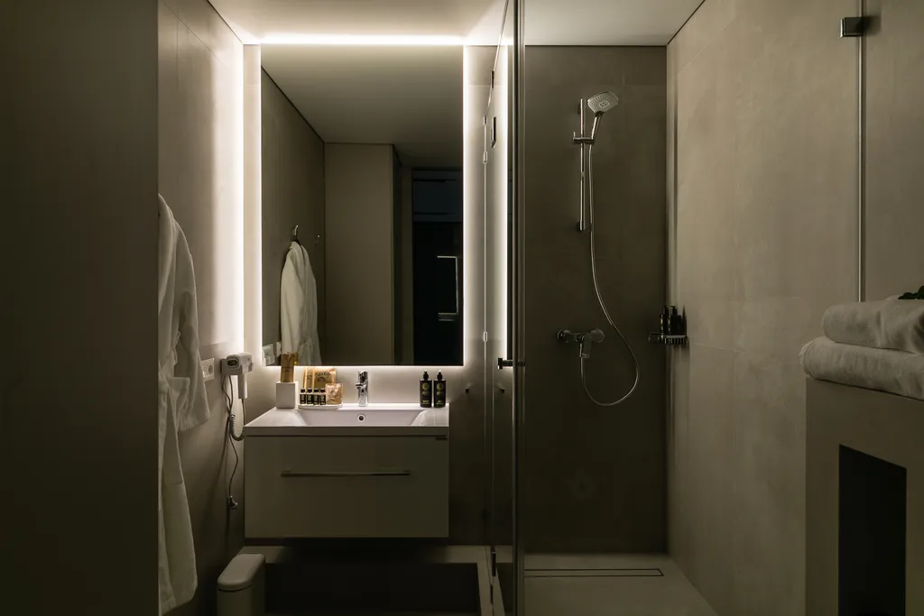 Премиум апартамент Loca loft с видом на пруд