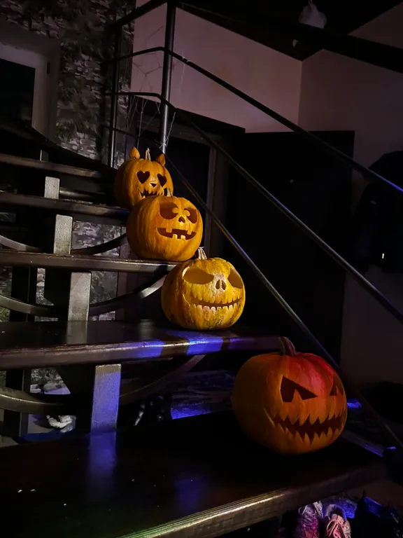 Коттедж 2 этажа в уединенном месте Бреста с парковкой во дворе