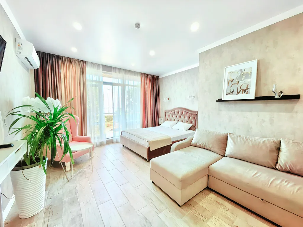 Студия с видом на море