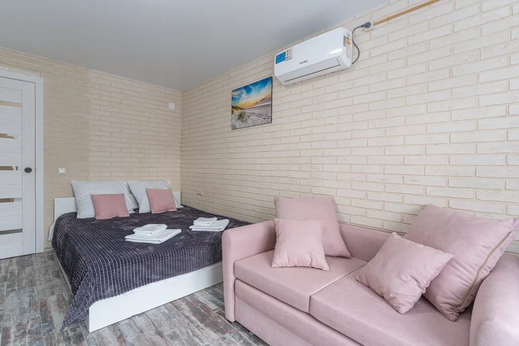 Дом с баней и бассейном