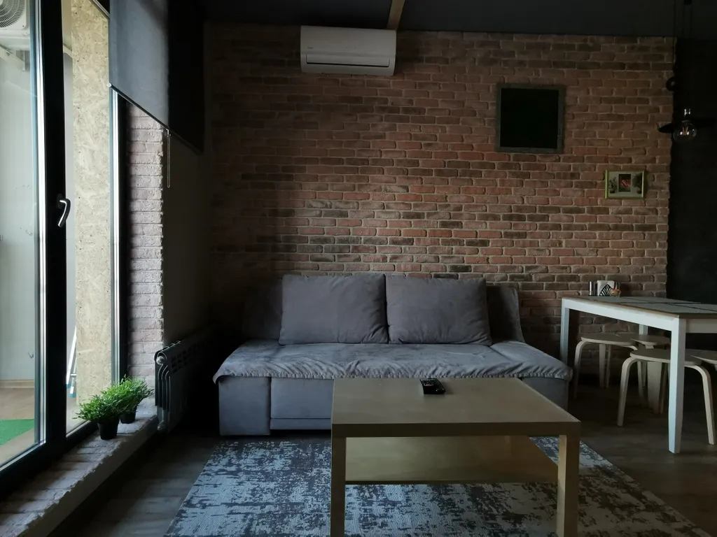 Квартира в люкс доме с парковкой в 10 минутах пешком от площади Ленина