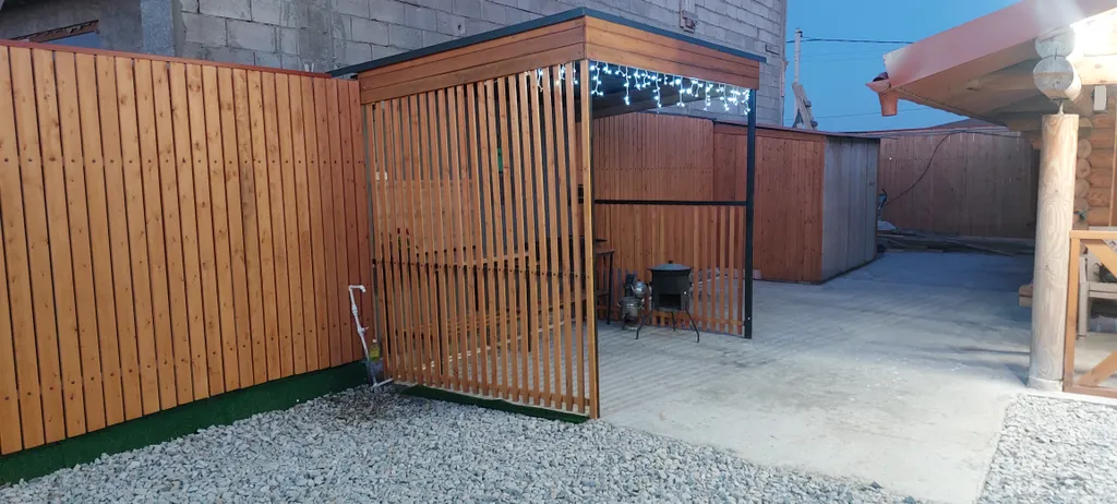 Домик на берегу моря