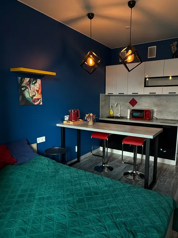 Апартаменты Blue Sky с дизайнерскими ремонтом и выдержанным стилем