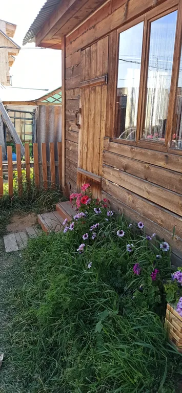 Комната с диваном