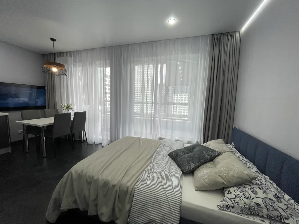 Квартира Просторная уютная студия с панорамным остеклением в тихий двор — аренда посуточно в Уфа