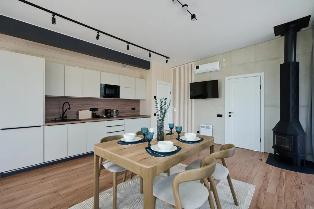 Коттедж Домик у реки в окружении сосен с камином, сауной и чаном — Семеновское