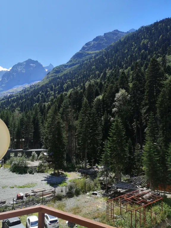 Уютная квартира с видом на горы