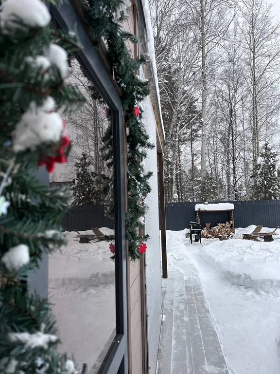 Домик с баней в лесу