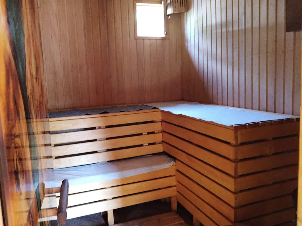 Уютная комната-студия в частном доме