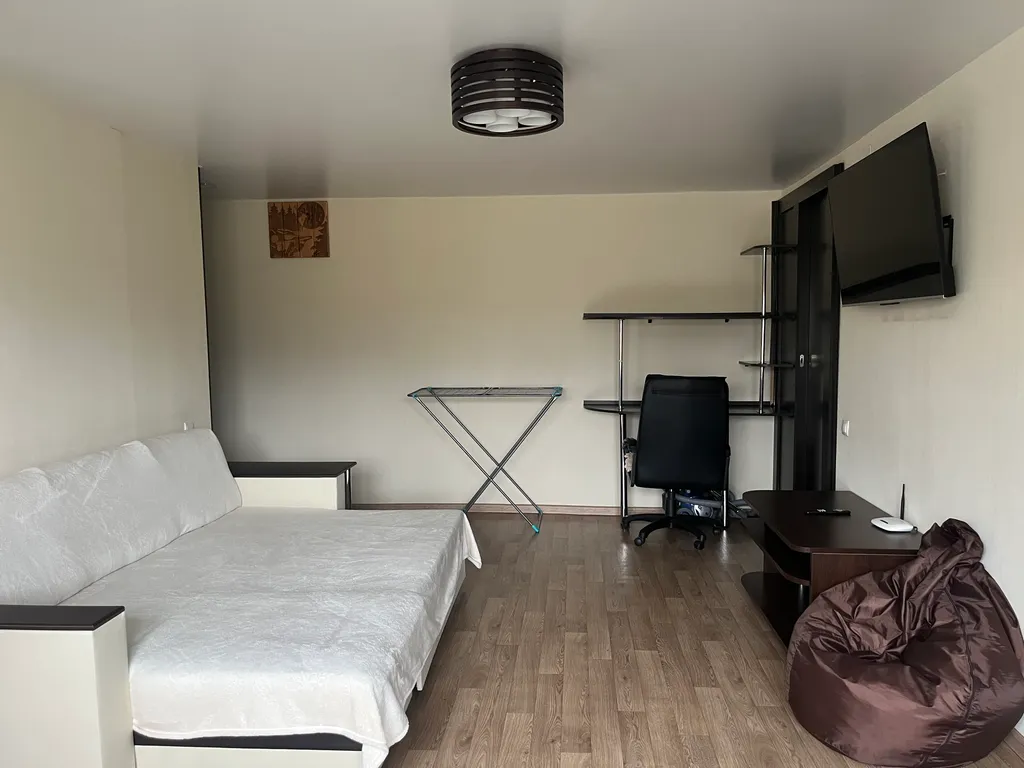 Уютная квартира в 400 метрах от остановки Кукуруза