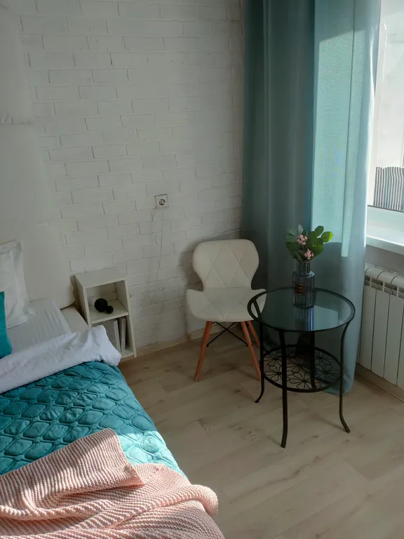 1 комн. с балконом большой кроватью