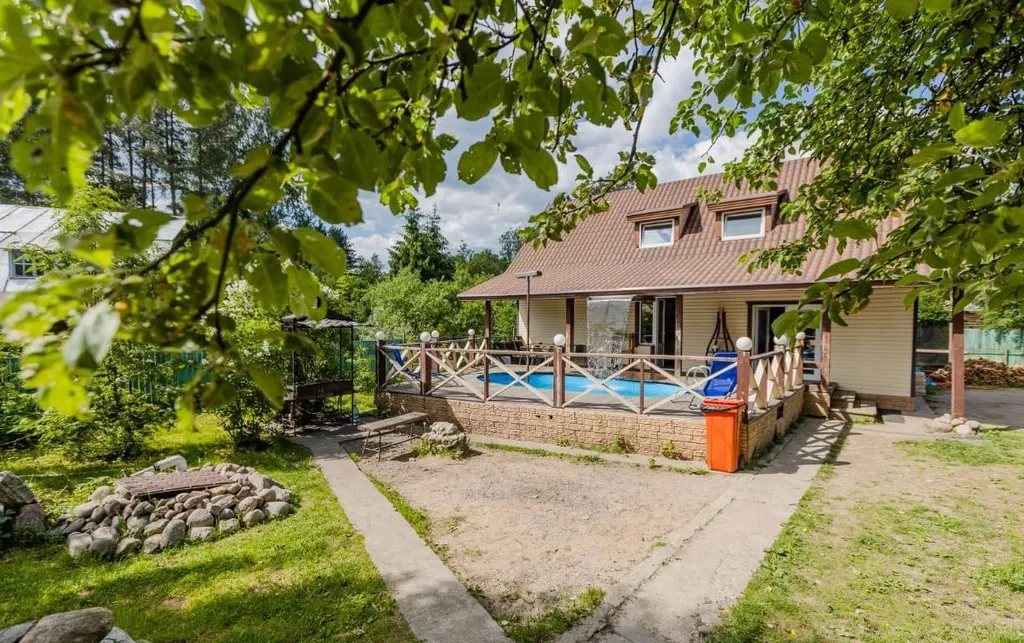 Коттедж с бассейном, баней и 5 спальнями