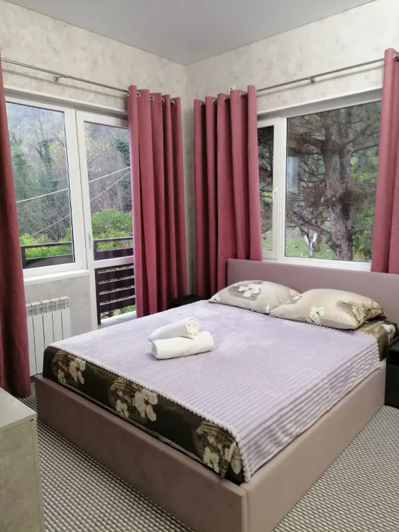 Дом - вилла - коттедж 5 спален
На территории бассейн