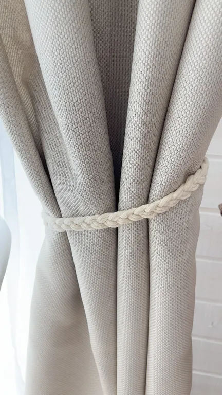 Коттедж Дом с интересным наполнением в Крымской Швейцарии — Орлиное