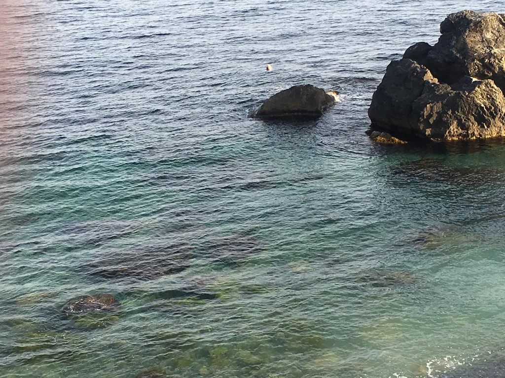 Двухкомнатная, новая, видовая квартира с витражными окнами на парк, море, горы