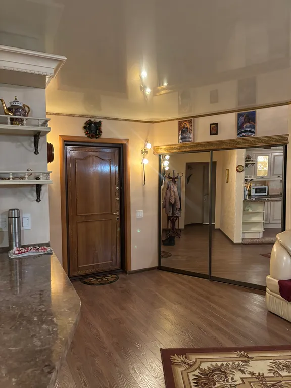 Двухкомнатная квартира на берегу озера Большой Еланчик