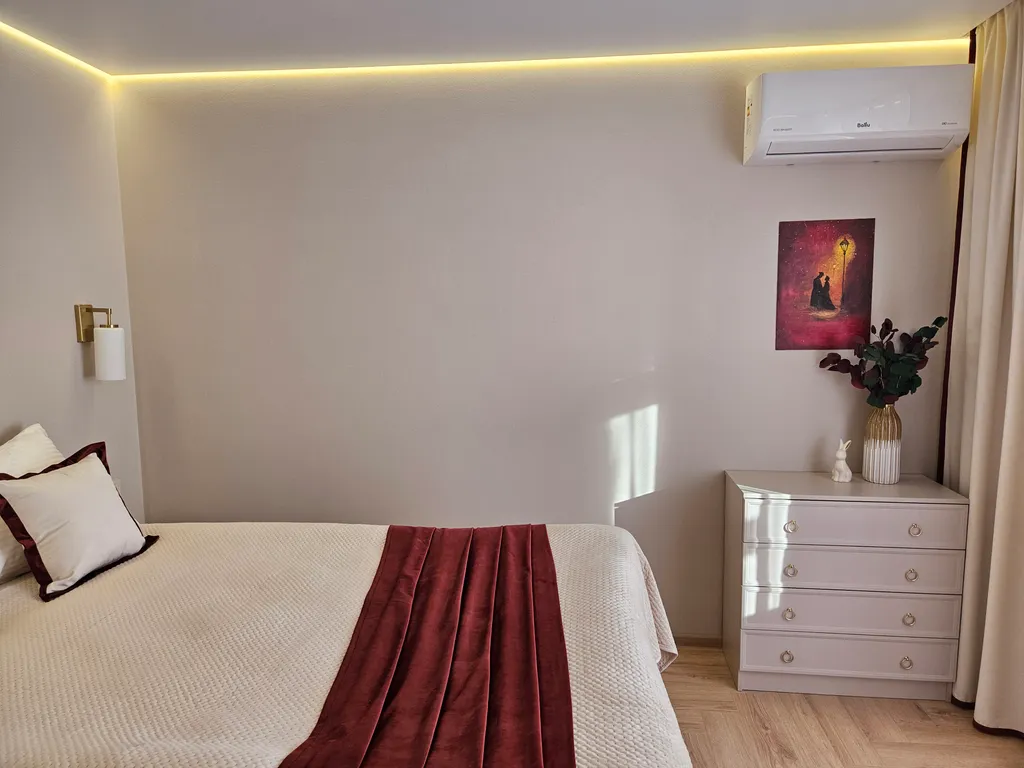 Элеганс в видом на Волгу и фонтаны, главная пешеходная улица