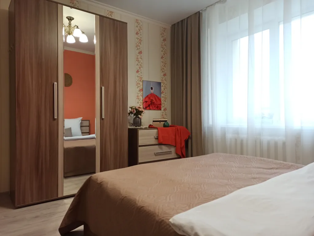 Оливковая, двухкомнатная квартира на Кургане