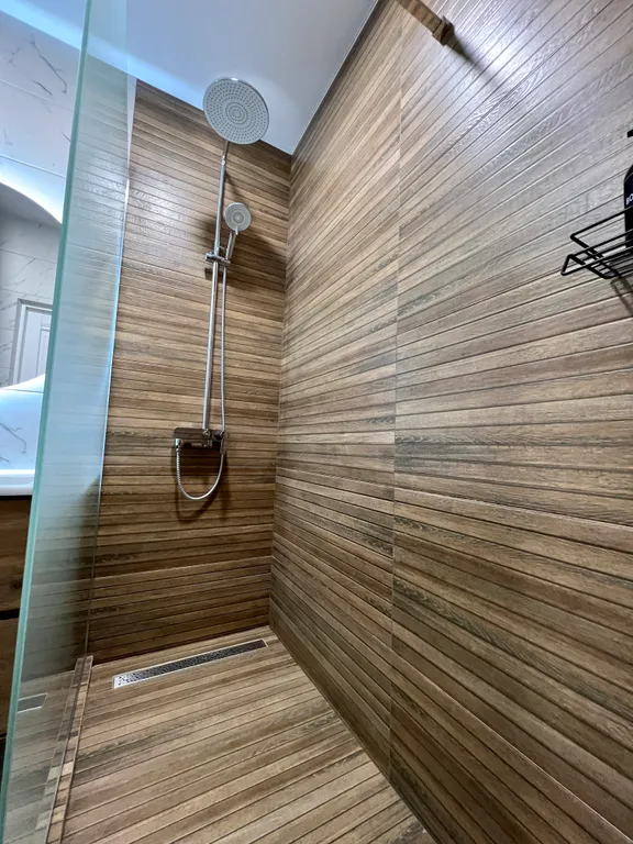 Современная квартира рядом с фонтаном и сквером Героев