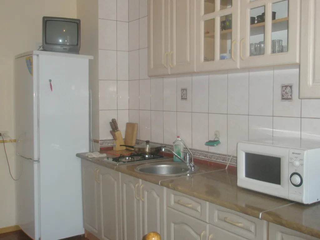 Коттедж Домик в районе набережной — аренда посуточно в Феодосия