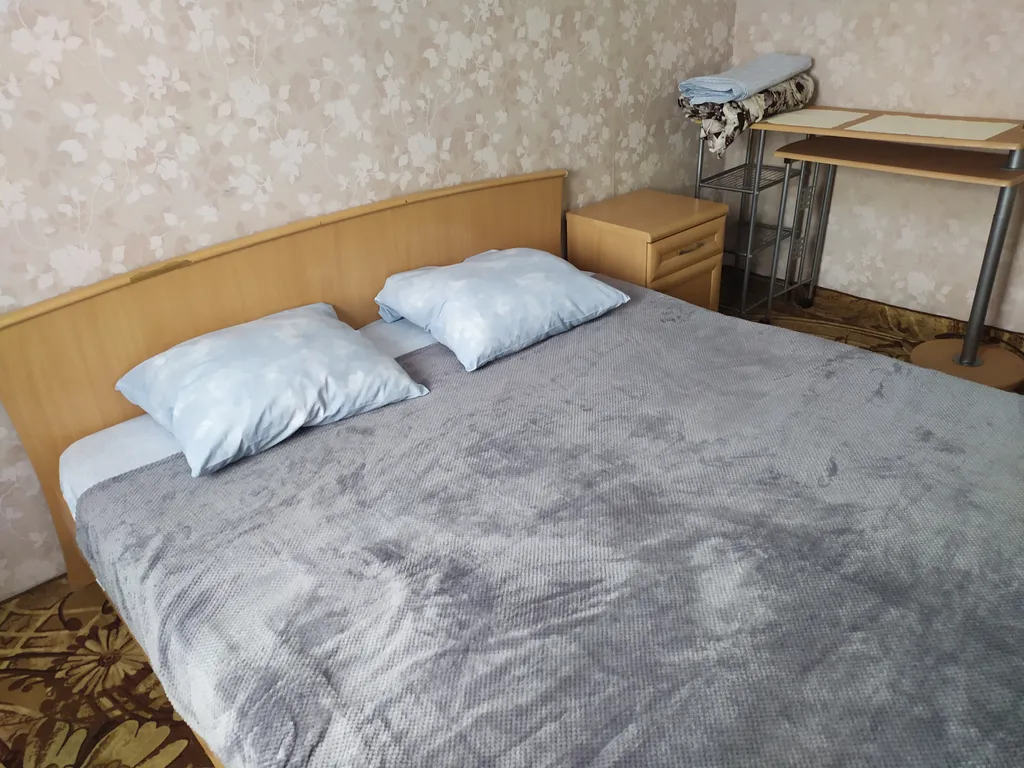 Светлая, уютная квартира с видом на аллею