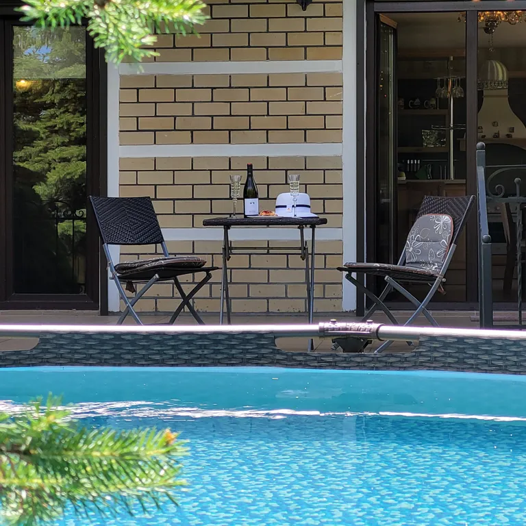 Вилла Морская - уютный дом с бассейном на берегу Балтийского моря