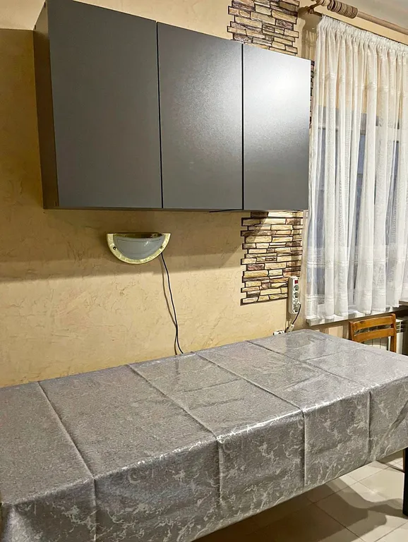 Дом у реки с видом на горы