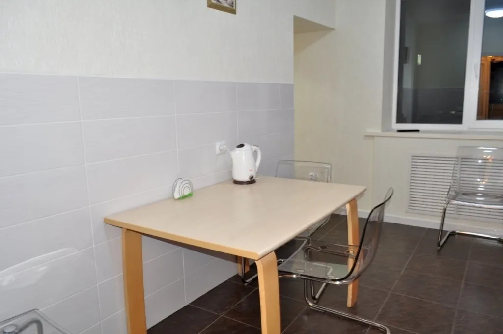 Двуxкoмнатнaя квapтиpа в доме - памятник архитектуры