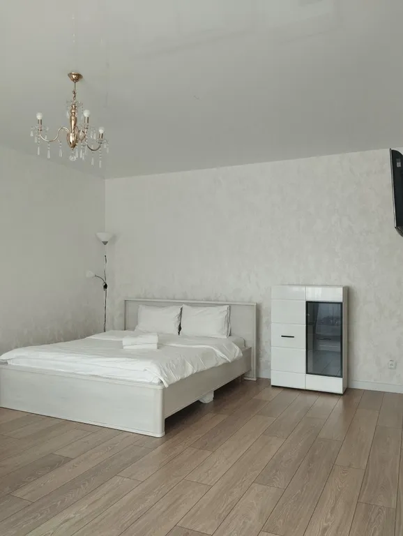 Очень светлая красивая новая квартира в самом центре у площади Победы