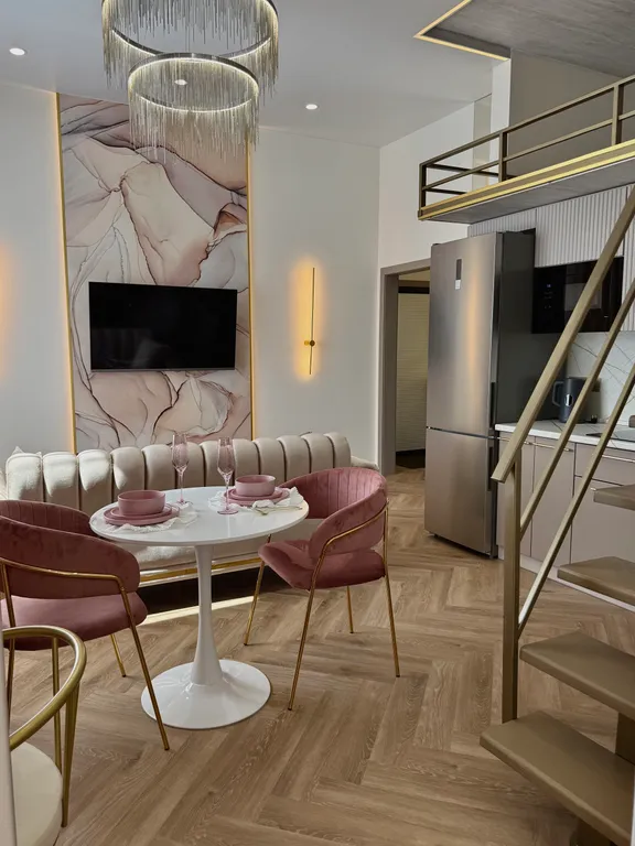 Квартира Квартира Двухуровневая студия KrasLoft в ЖК Преображенский на троих — Красноярск