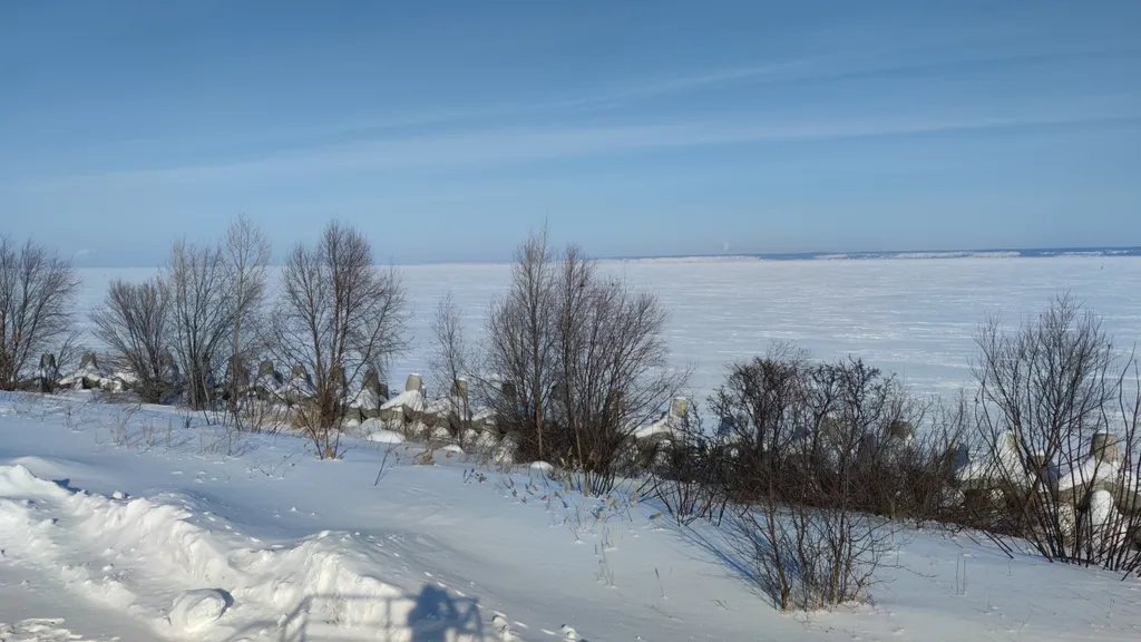 Номер с балконом , видом на реку Волга и гору Арбуга