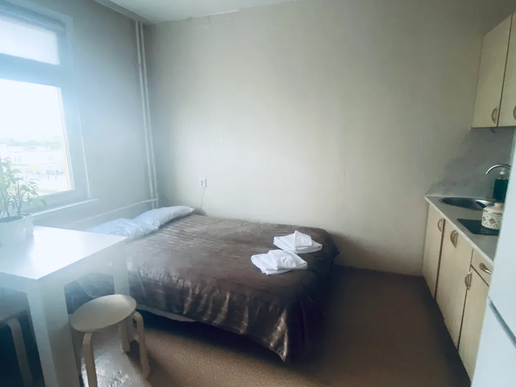 Уютная студия с видом на закат