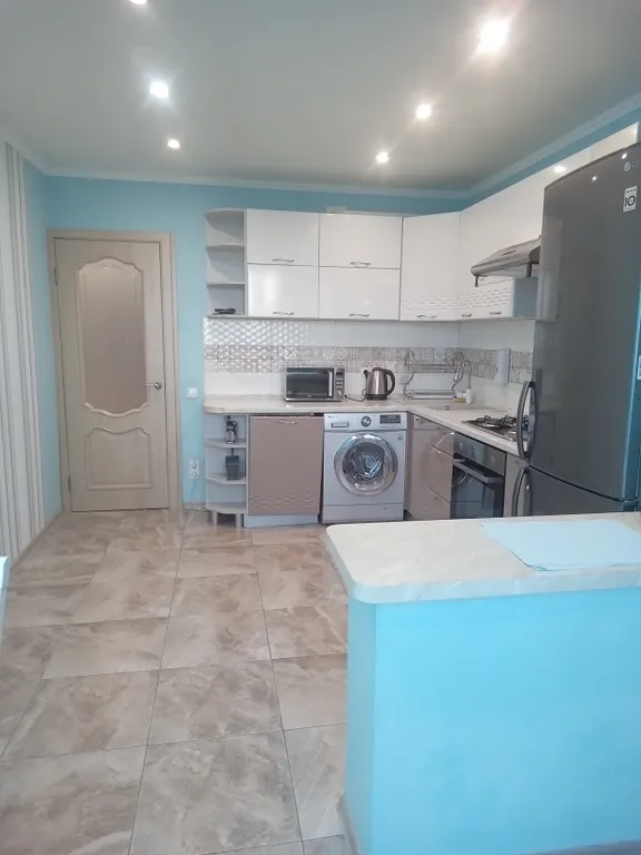 Просторная квартира центр города с видом на море и горы