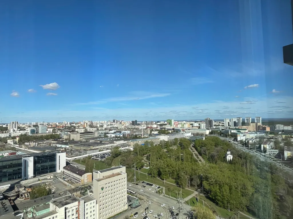 Роскошная квартира с видом на город с высоты птичьего полета