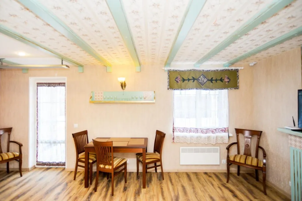 Дом возле монастыря